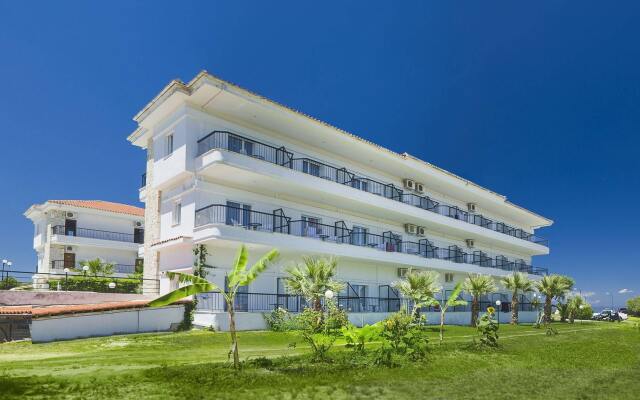 Отель Hilltop Hotel Греция, Ханиотис - отзывы, цены и фото номеров - забронировать отель Hilltop Hotel онлайн вид на фасад