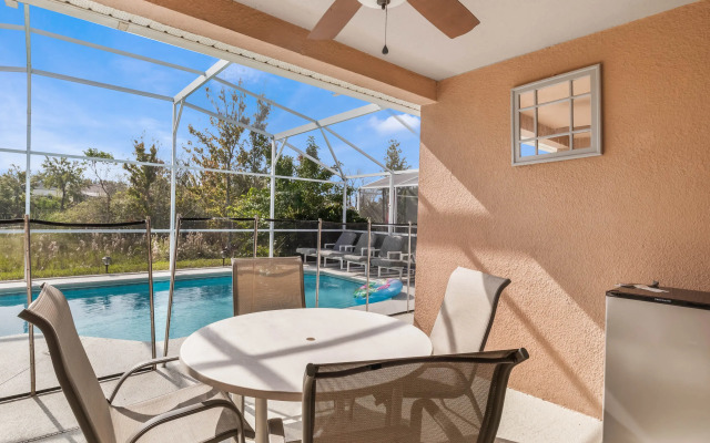 TCR1008RP - 5 beds pool home - Gated community