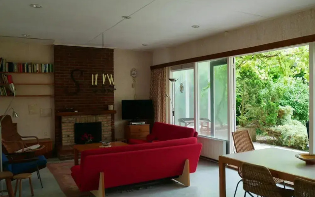Cozy Family Home With Lovely Garden
