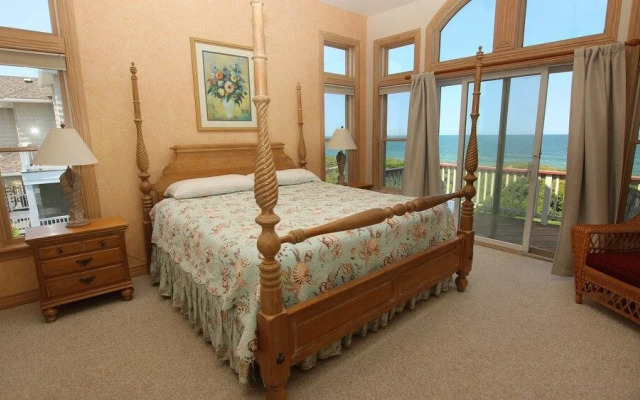 Atlantis - 7 Br Home