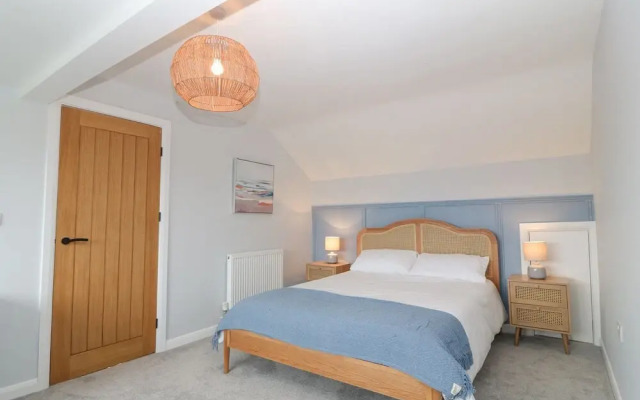 11 Capel Farm