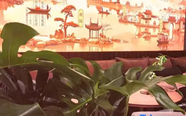 Qishe Hotel (Wanda Plaza Yunjin Road Subway Station)