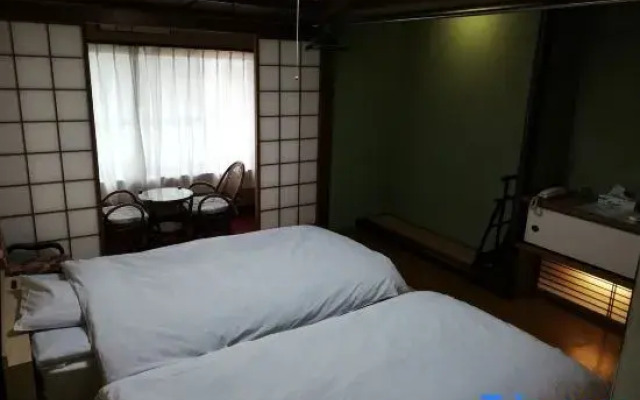 Tokuzushi Ryokan