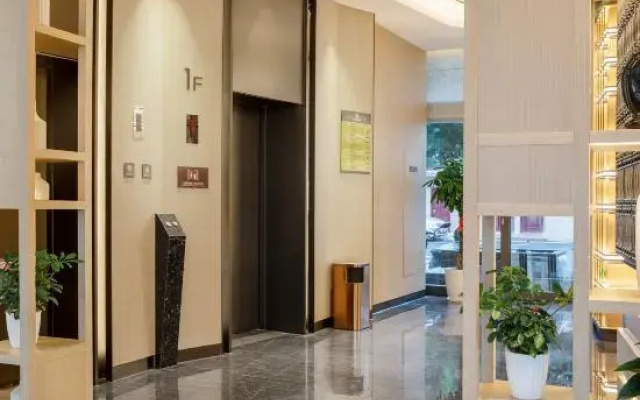 Egreen Hotel