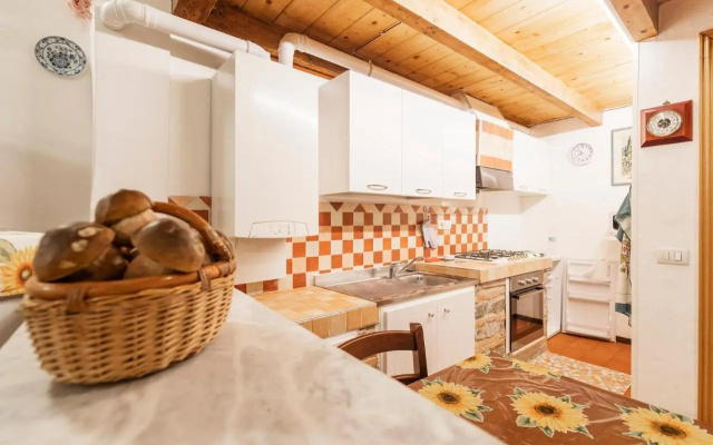 025- La casa di Esmeralda (011017-LT-0667)