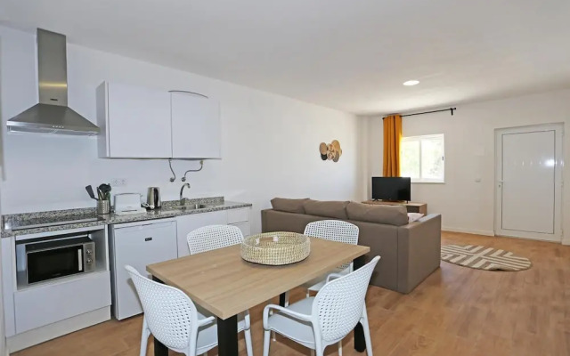 X 10 - 2 Bed Apartment in Quinta da Ponte