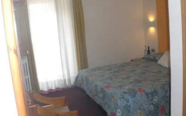 Hotel Croce Bianca