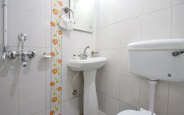OYO 11637 Hotel Novelty