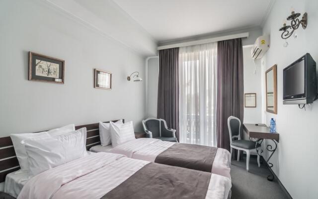 Prestige Palace Hotel