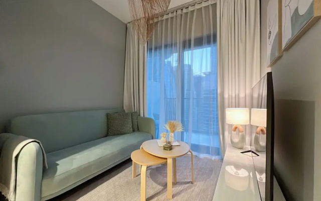 1BDR apartment With Pool View