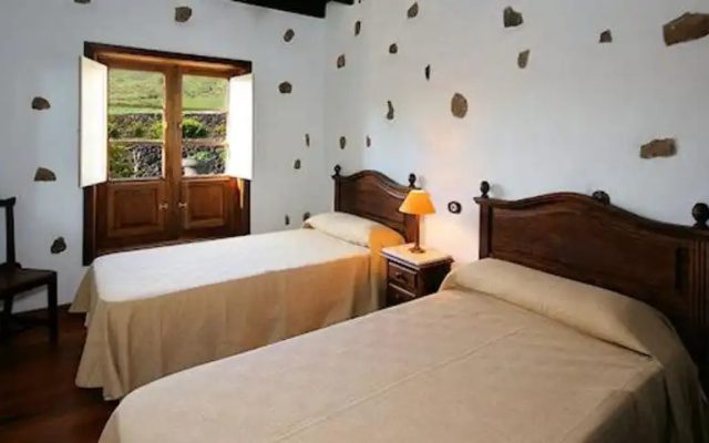 Villa - 3 Bedrooms with Pool - 103089
