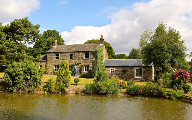 Woodsome Hall Golf Club Cottage on the Course