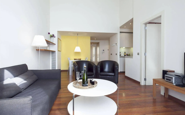 Inside Barcelona Apartments Mercat
