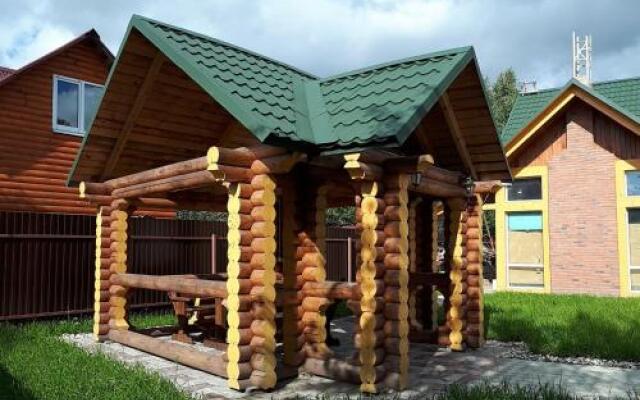 Гостиница Guest House 12 Months в Суздале отзывы, цены и фото номеров - забронировать гостиницу Guest House 12 Months онлайн Суздаль вид на фасад