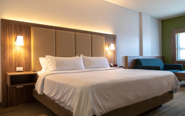 Holiday Inn Express & Suites Ensenada Centro by IHG
