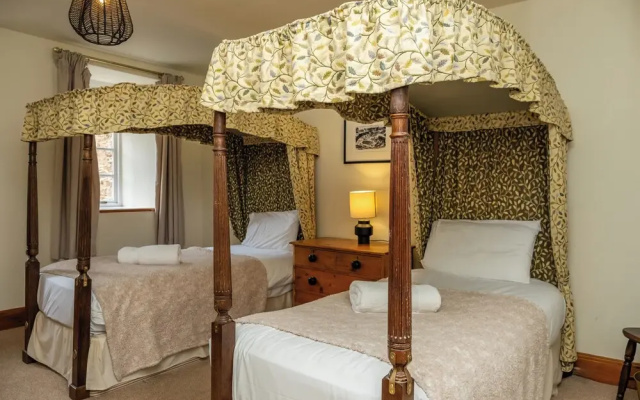 Watermouth Castle, Penn-curzon Apartment