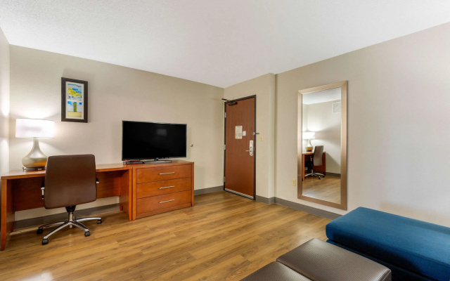 Comfort Inn & Suites Milford