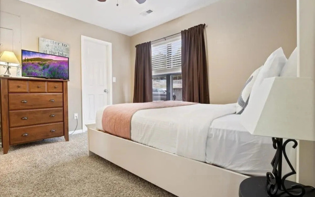 Lakefront Condo With Boat Slip