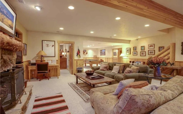 3035 Snow Cloud Circle 6 Bedroom Home