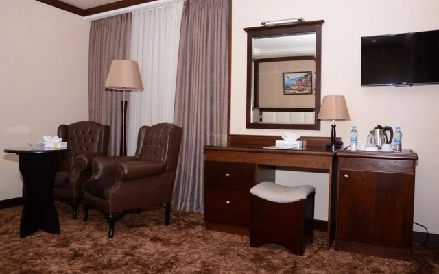Rojina Hotel