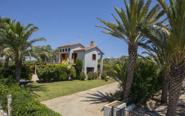 Отель Ayia Napa Villa Magnolia вид на фасад