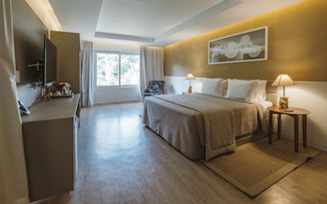 Dolphin Hotel