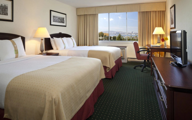 Holiday Inn Montreal Longueuil by IHG