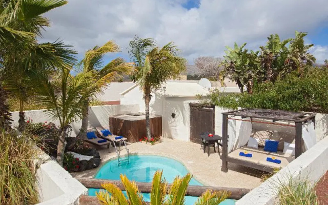 Villa Lily