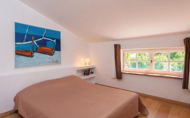 Amazing Home in Trstenik with Hot Tub, WiFi & 2 Bedrooms