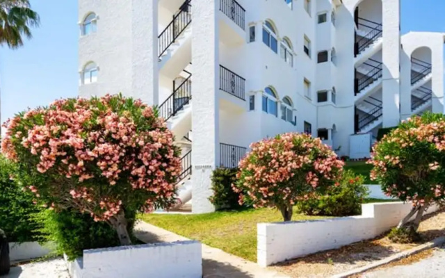 Apartment - 2 Bedrooms with Pool and WiFi - 107885