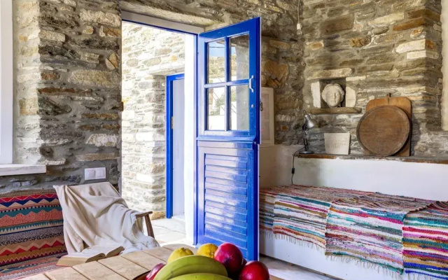 Delphis the Artist s House