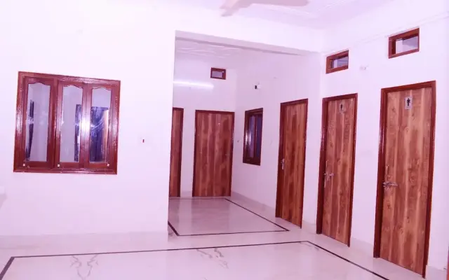 Sartaj Hotel