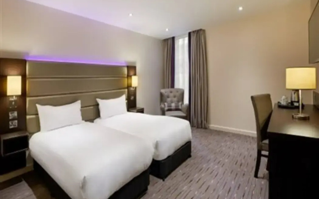 Premier Inn Cheltenham Town Centre