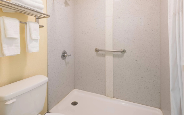 Days Inn by Wyndham Madison