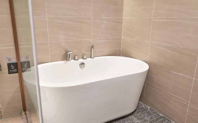 Lavande Hotel Shenzhen North Station Qinghu Subway Station Branch