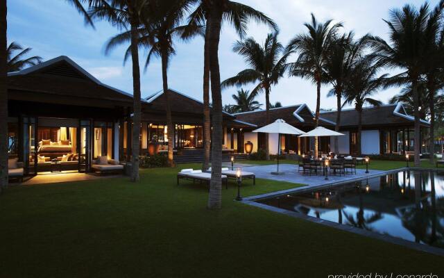 Отель Four Seasons Resort The Nam Hai, Hoi An, Vietnam вид на фасад