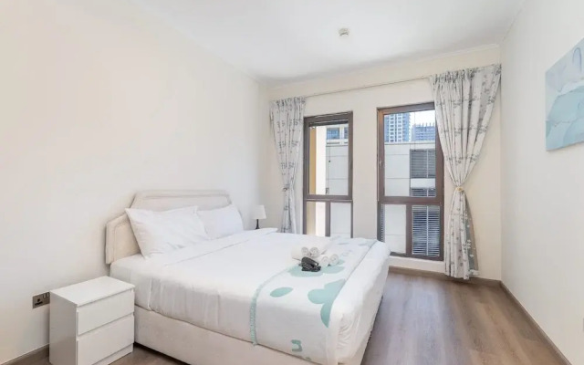 Magnificent 1 BR Apt Situated on a Prime Location
