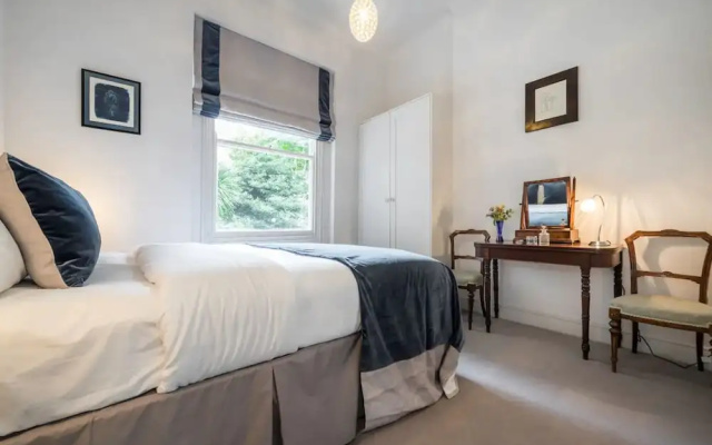 Elegant Georgian 2 Bedroom Apartment in Notting Hill