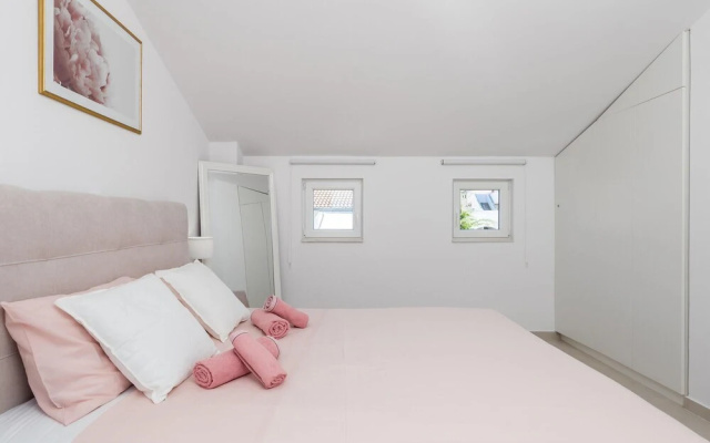 Awesome Apartment in Stinica With 1 Bedrooms and Wifi