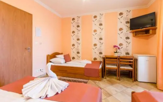 Royal Hotel
