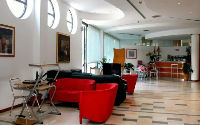 Alfredo Hotel