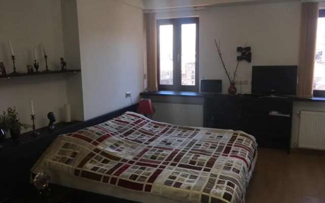 Aparment 18 A