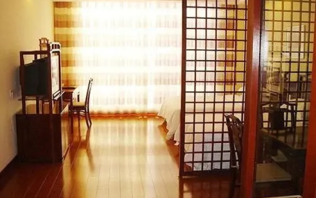 Suzhou Taihu Lake Elysee Garden Chamber Hotel(苏州香榭丽花园酒店)