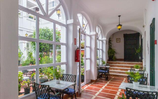 Отель Los Olivos Испания, Аркос -де-ла-Фронтера - отзывы, цены и фото номеров - забронировать отель Los Olivos онлайн вид на фасад