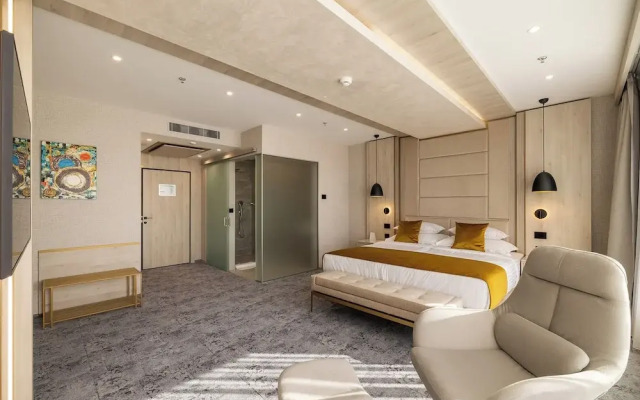 East Plaza Hotel