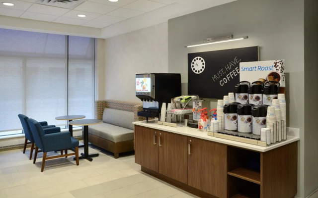 Holiday Inn Express Toronto - Downtown by IHG