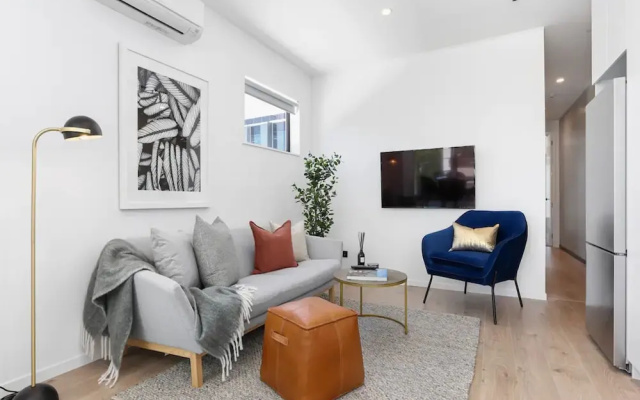 Stunning Modern 2BR -Perfect Location Zodiak Stays