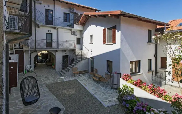 Stresa Complex Levoasi