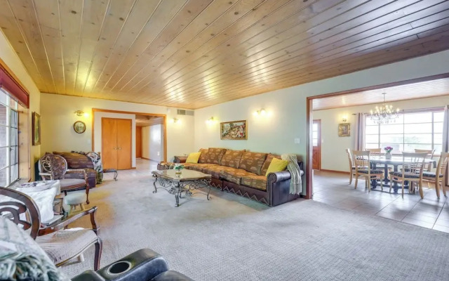 Close to Hiking & Biking: Mtn-view Phoenix Home