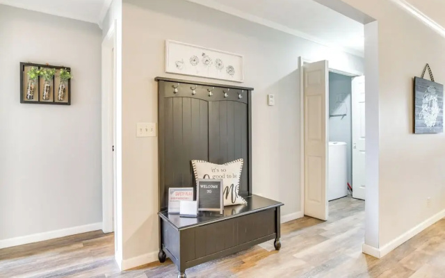 Branson Family Condo: Golf, Relax & Swim!